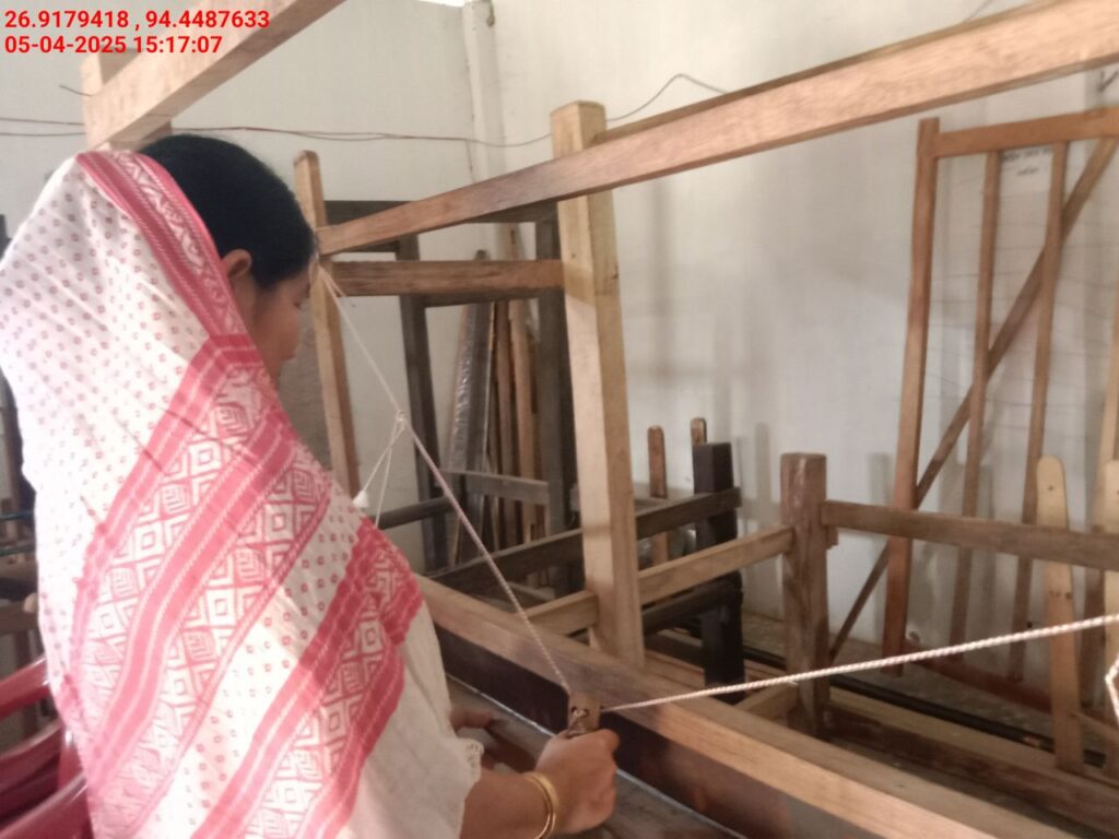 Jacquard Handloom Weaver training at IIE Incubation Centre, Hobai Pathar, batch 28844, 05-04-2025