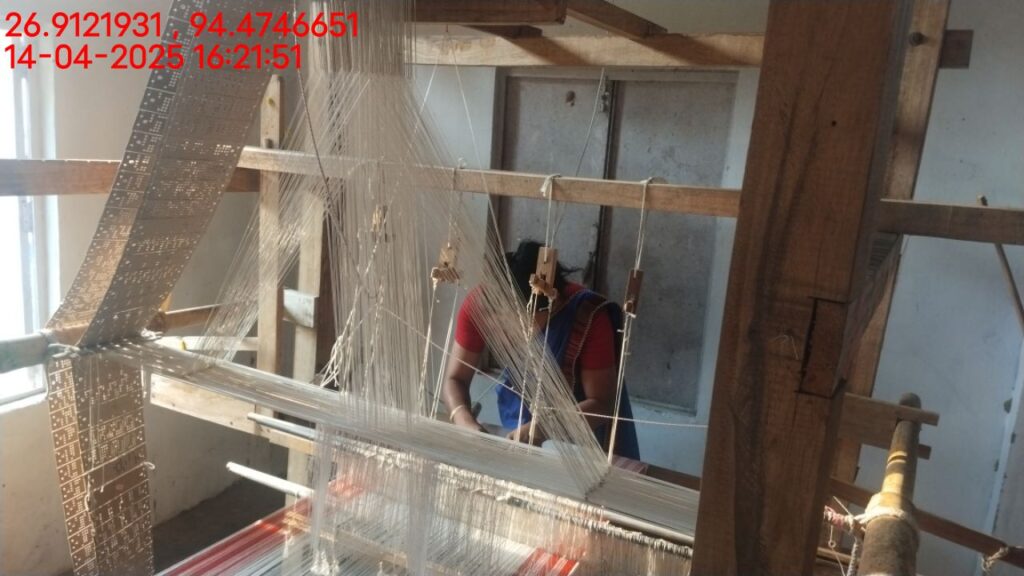 Jacquard Handloom Weaver training at IIE Incubation Centre, Hobai Pathar, batch 28844, 14-04-2025