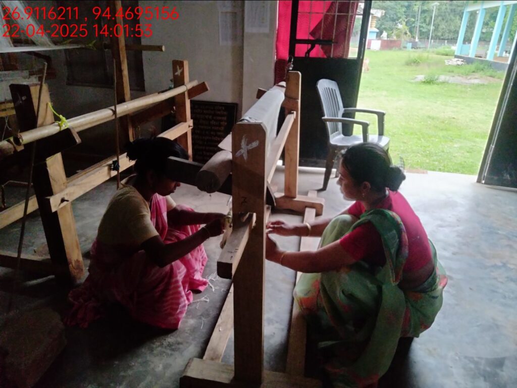Jacquard Handloom Weaver training at IIE Incubation Centre, Hobai Pathar, batch 28844, 22-04-2025