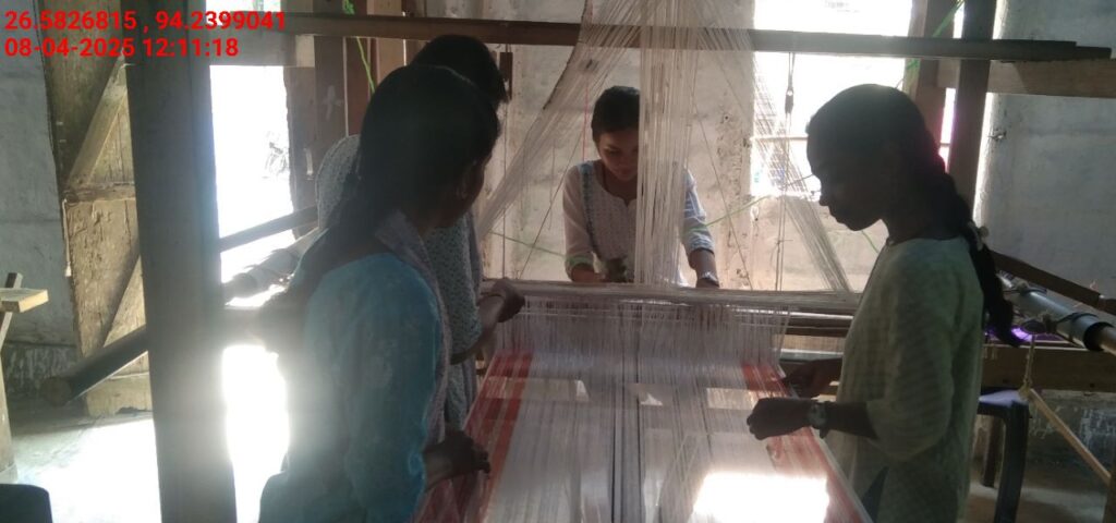 Jacquard Handloom Weaver training at IIE Incubation Centre, Jorhat, batch 28850, 08-04-2025
