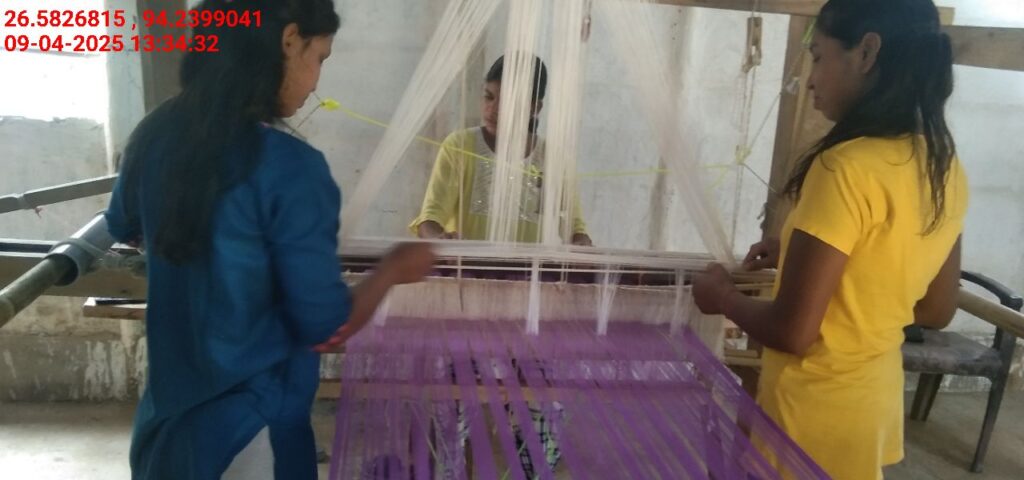 Jacquard Handloom Weaver training at IIE Incubation Centre, Jorhat, batch 28850, 09-04-2025