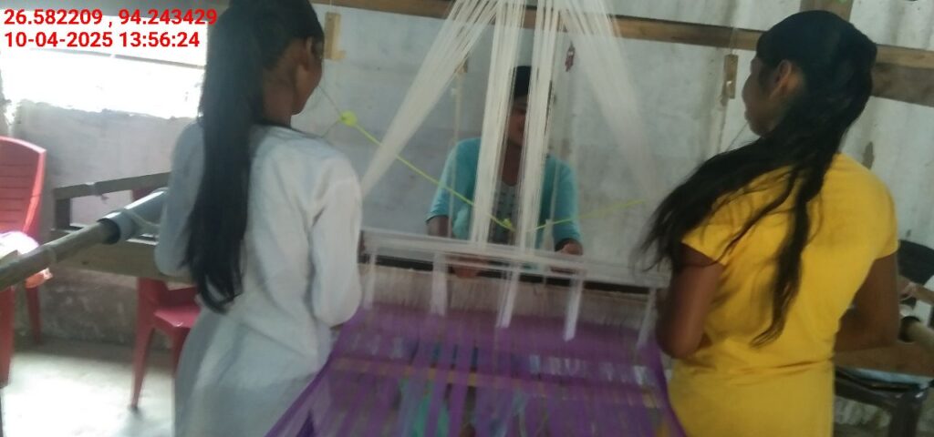 Jacquard Handloom Weaver training at IIE Incubation Centre, Jorhat, batch 28850, 10-04-2025