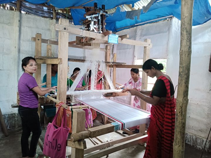 Jacquard Handloom Weaver training at IIE Incubation Centre, Jorhat, batch 35744, 09-10-2025