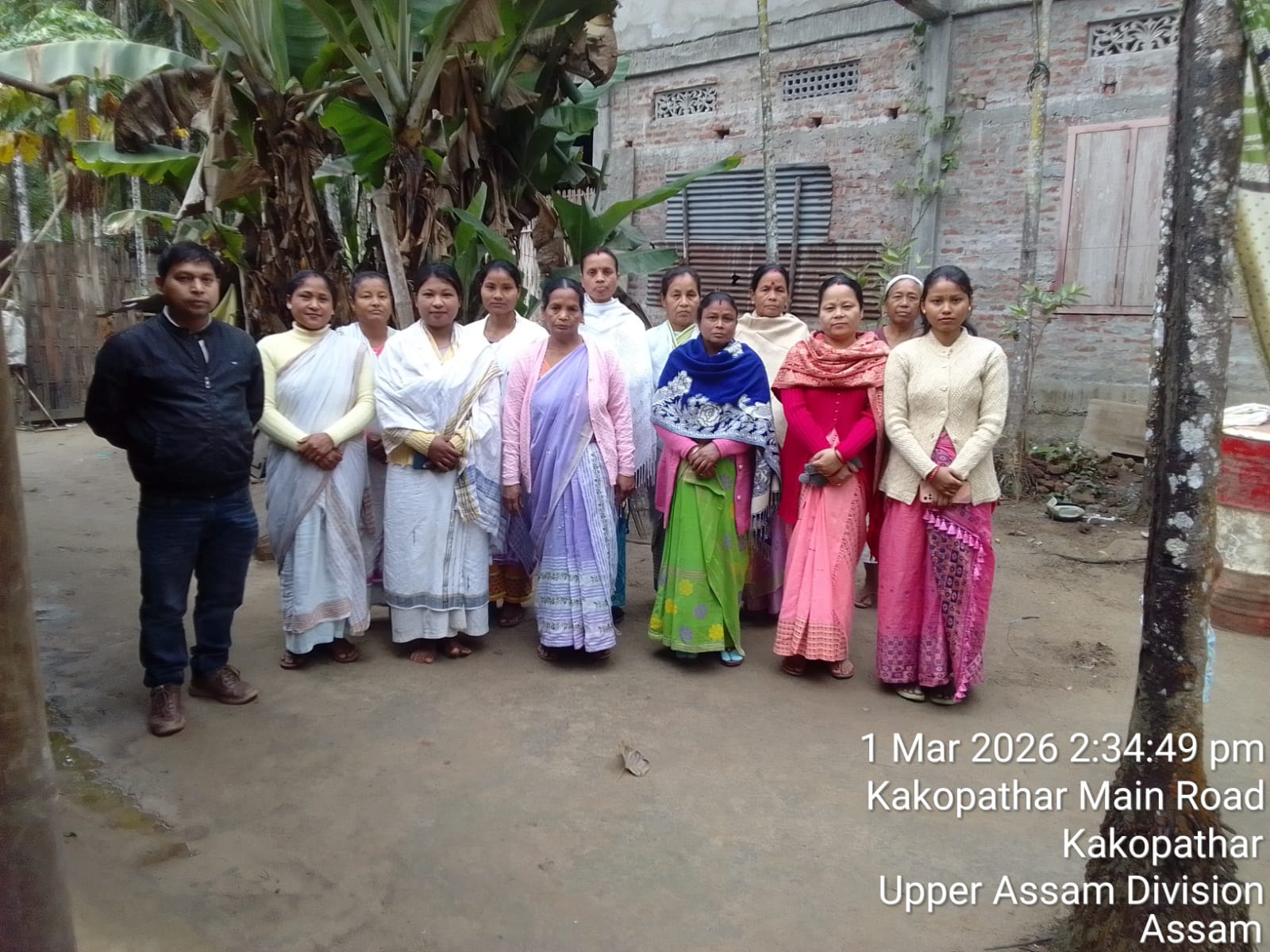 Group photo of Handloom Weaver (Frame Loom) batch 37389 trainees at IIE Incubation Centre, Kakopothar