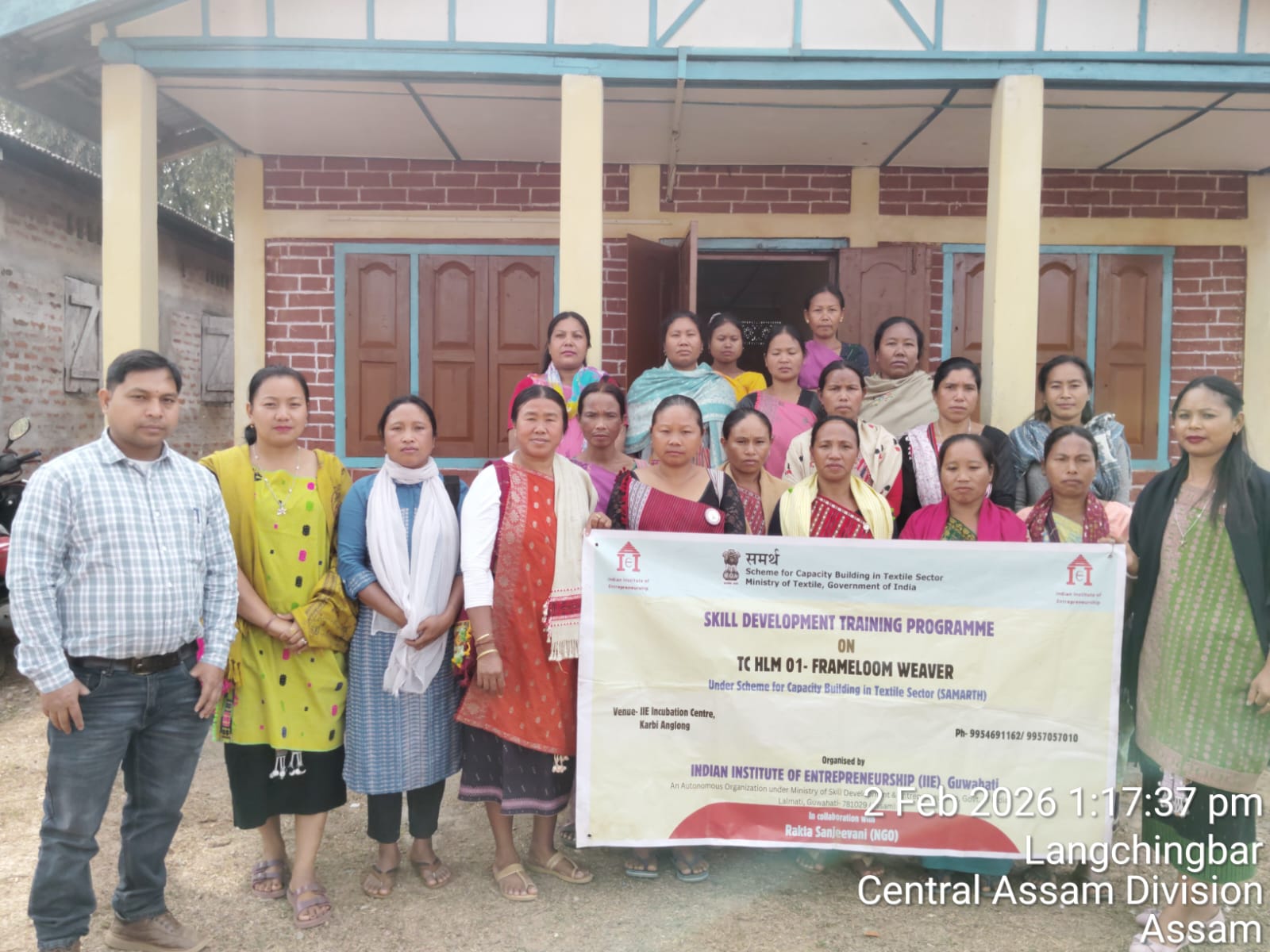 Group photo of Handloom Weaver (Frame Loom) batch 37241 trainees at IIE Incubation Centre, Karbi Anglong