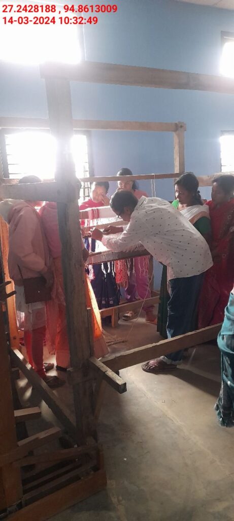 Handloom Weaver (Frame Loom) training at IIE Incubation Centre, Nahazar, batch 20394, 14-03-2024