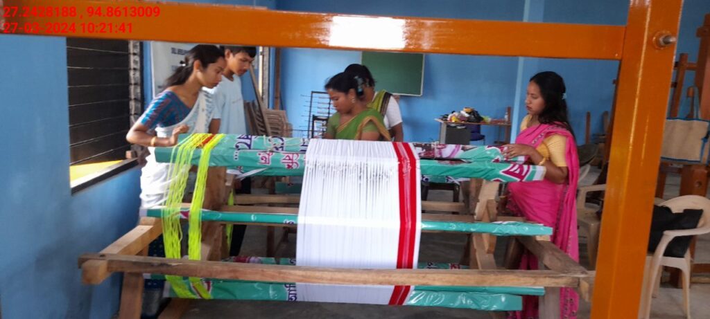 Handloom Weaver (Frame Loom) training at IIE Incubation Centre, Nahazar, batch 20394, 27-03-2024