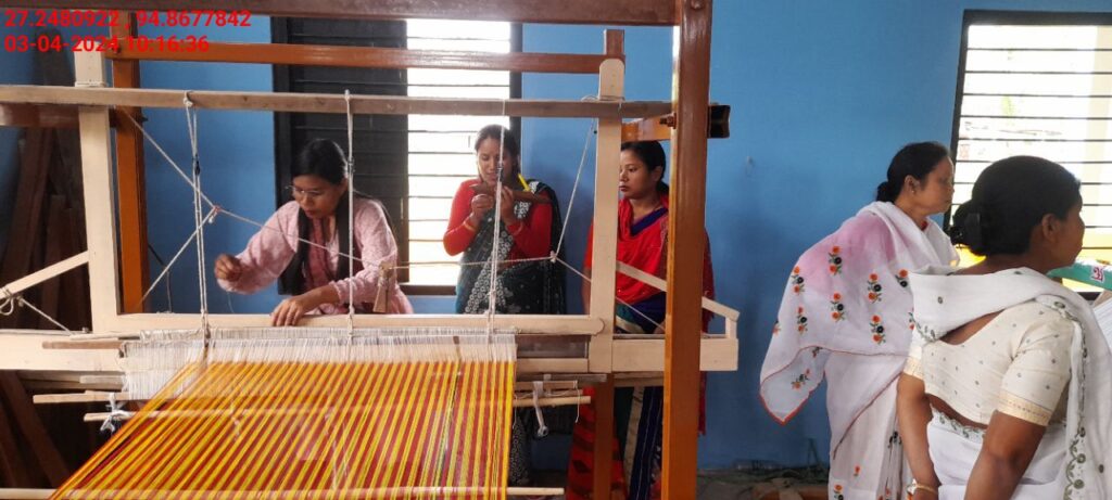 Handloom Weaver (Frame Loom) training at IIE Incubation Centre, Nahazar, batch 20394, 03-04-2024