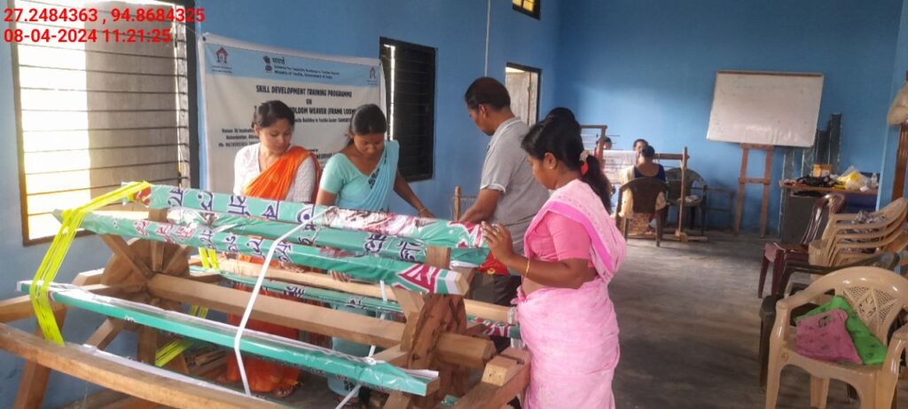 Handloom Weaver (Frame Loom) training at IIE Incubation Centre, Nahazar, batch 20394, 08-04-2024