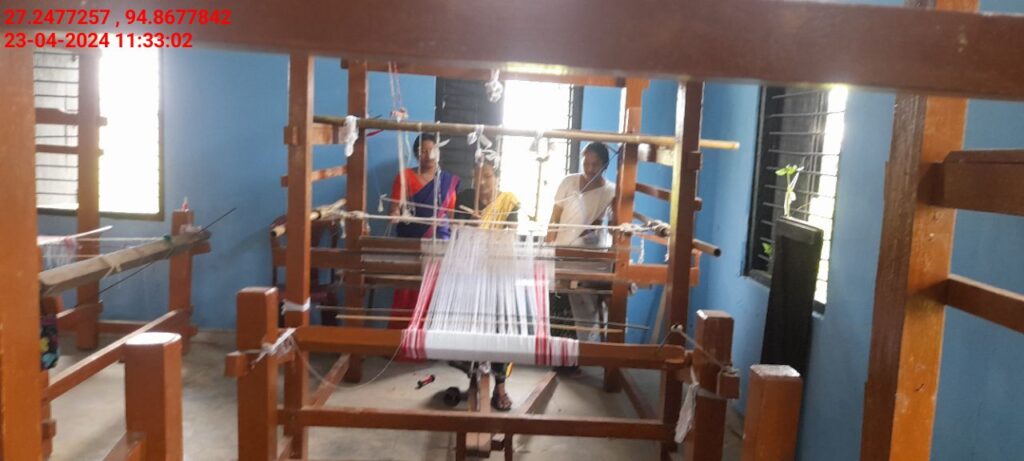 Handloom Weaver (Frame Loom) training at IIE Incubation Centre, Nahazar, batch 20394, 23-04-2024