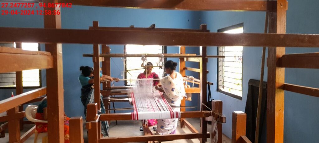 Handloom Weaver (Frame Loom) training at IIE Incubation Centre, Nahazar, batch 20394, 29-04-2024