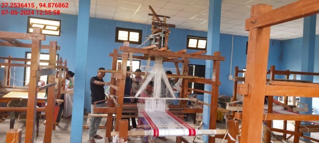 Handloom Weaver (Frame Loom) training at IIE Incubation Centre, Nahazar, batch 20394, 07-05-2024