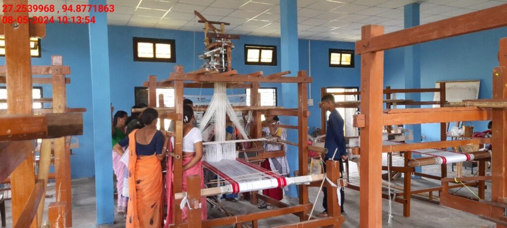 Handloom Weaver (Frame Loom) training at IIE Incubation Centre, Nahazar, batch 20394, 08-05-2024