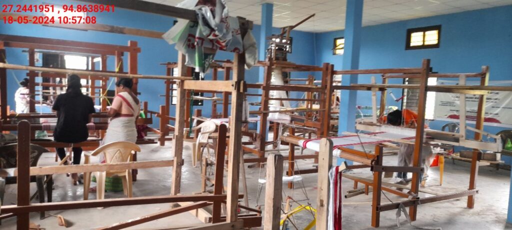 Handloom Weaver (Frame Loom) training at IIE Incubation Centre, Nahazar, batch 20394, 18-05-2024