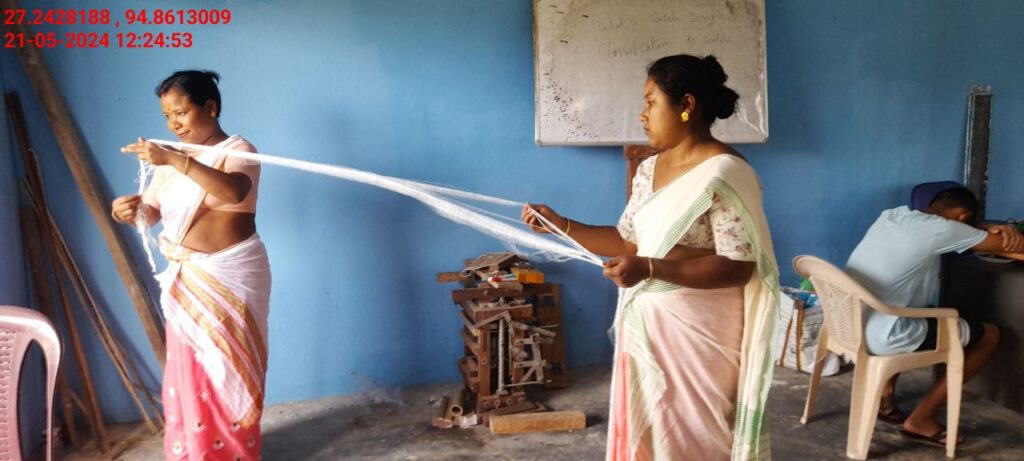 Handloom Weaver (Frame Loom) training at IIE Incubation Centre, Nahazar, batch 20394, 21-05-2024