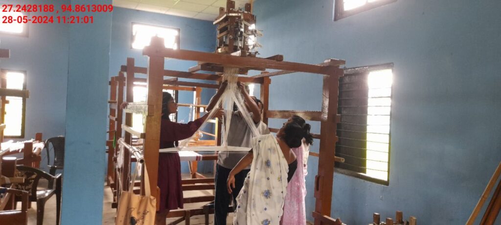 Handloom Weaver (Frame Loom) training at IIE Incubation Centre, Nahazar, batch 20394, 28-05-2024