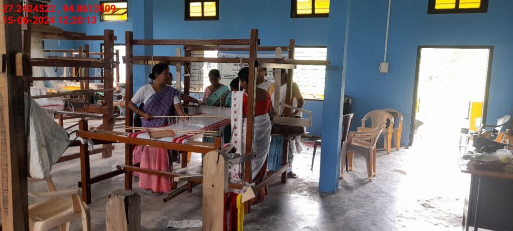 Handloom Weaver (Frame Loom) training at IIE Incubation Centre, Nahazar, batch 20394, 15-06-2024
