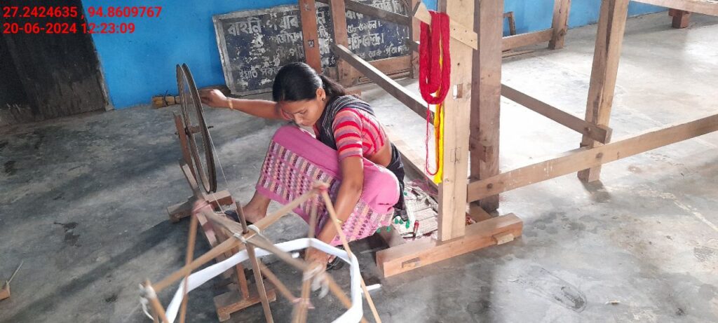 Handloom Weaver (Frame Loom) training at IIE Incubation Centre, Nahazar, batch 20394, 20-06-2024