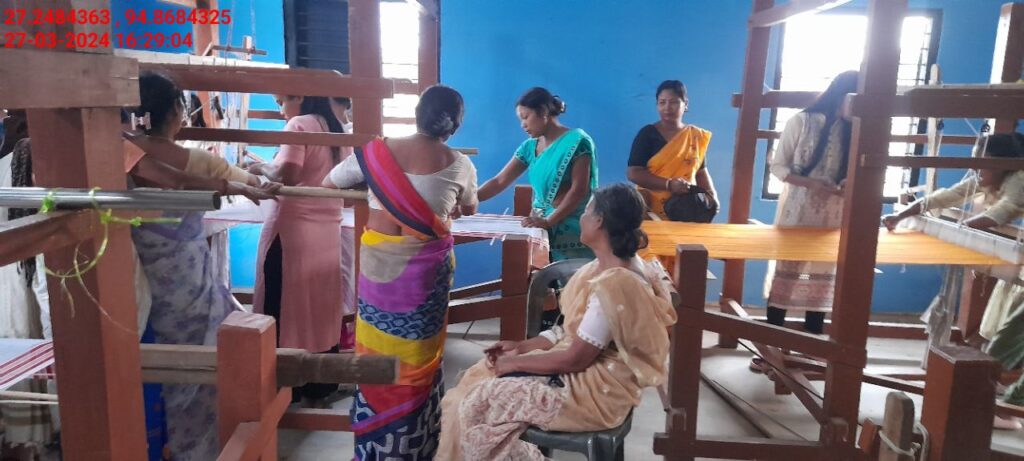 Handloom Weaver (Frame Loom) training at IIE Incubation Centre, Nahazar, batch 20623, 27-03-2024