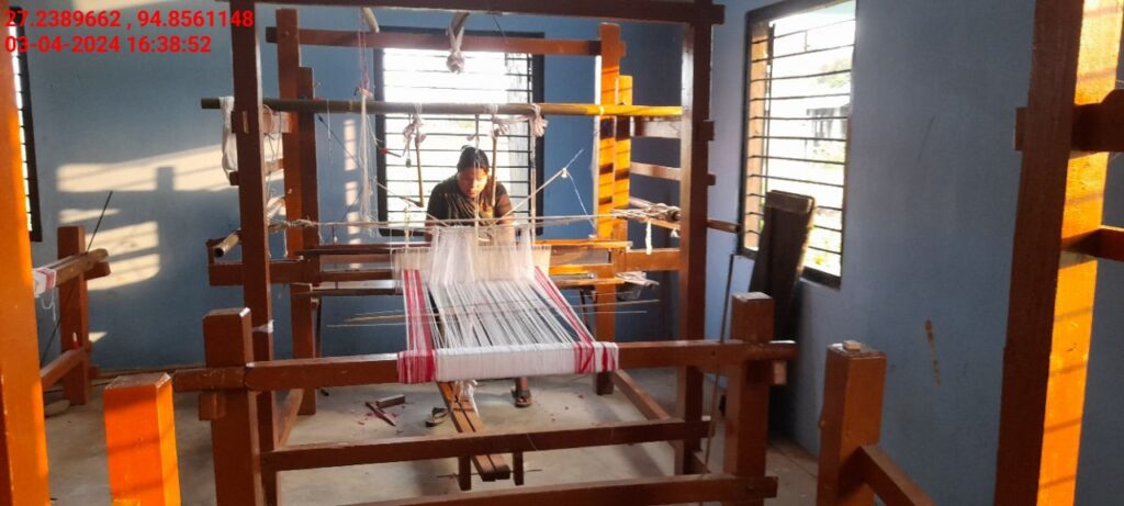 Handloom Weaver (Frame Loom) training at IIE Incubation Centre, Nahazar, batch 20623, 03-04-2024