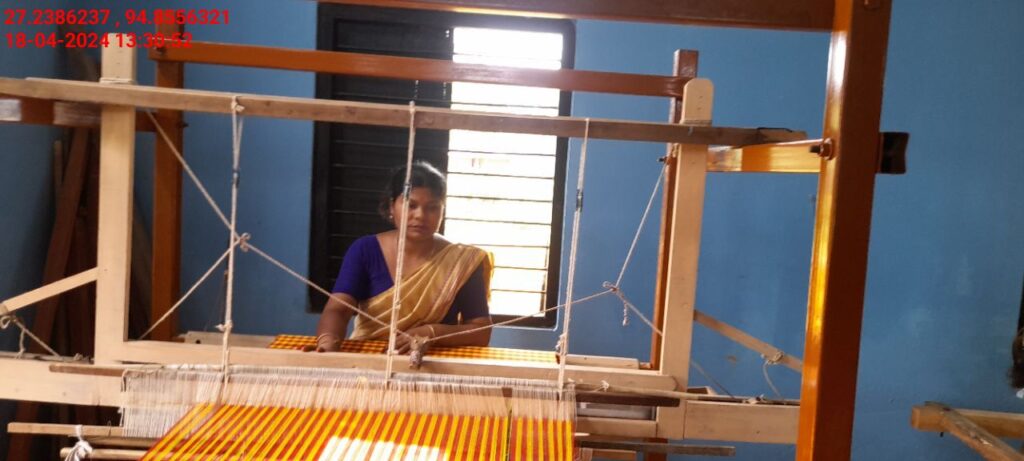 Handloom Weaver (Frame Loom) training at IIE Incubation Centre, Nahazar, batch 20623, 18-04-2024