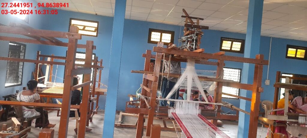 Handloom Weaver (Frame Loom) training at IIE Incubation Centre, Nahazar, batch 20623, 03-05-2024