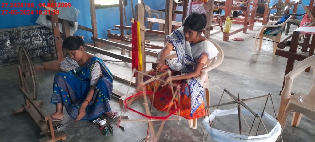 Handloom Weaver (Frame Loom) training at IIE Incubation Centre, Nahazar, batch 20623, 27-05-2024