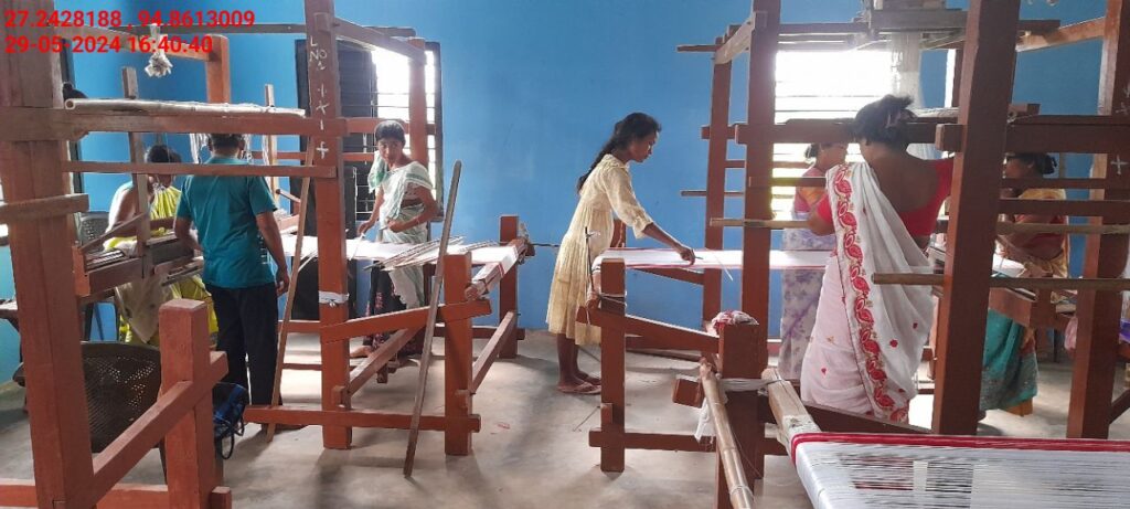Handloom Weaver (Frame Loom) training at IIE Incubation Centre, Nahazar, batch 20623, 29-05-2024