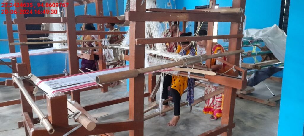 Handloom Weaver (Frame Loom) training at IIE Incubation Centre, Nahazar, batch 20623, 20-06-2024