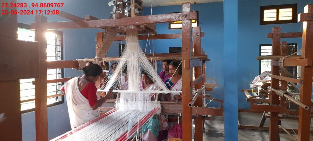 Handloom Weaver (Frame Loom) training at IIE Incubation Centre, Nahazar, batch 20623, 25-06-2024