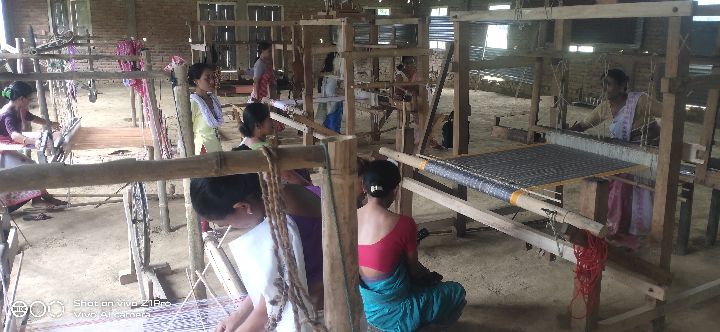 Handloom Weaver (Frame Loom) training at IIE Incubation Centre, Sarupathar, batch 33006, 13-09-2025