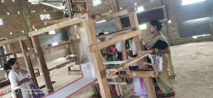 Silk Handloom Weaver training at IIE Incubation Centre, Sarupathar, batch 33115, 11-09-2025