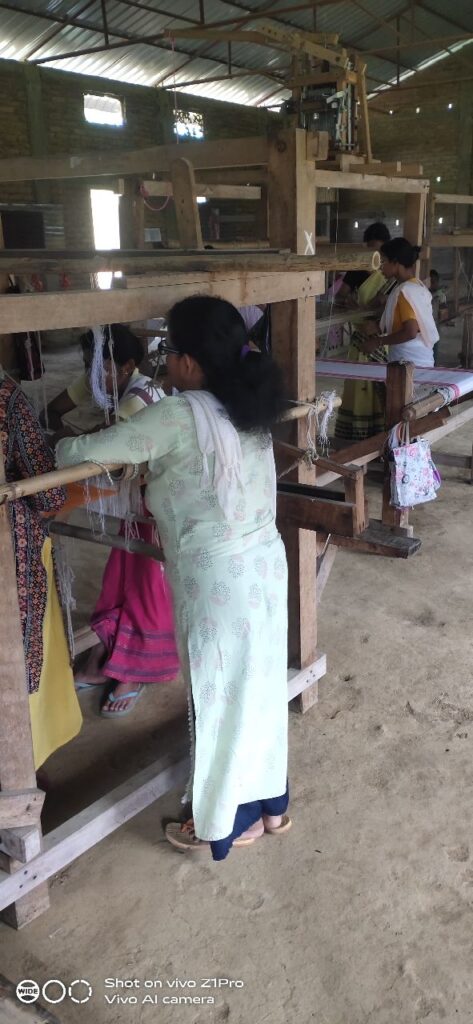 Silk Handloom Weaver training at IIE Incubation Centre, Sarupathar, batch 33115, 27-09-2025
